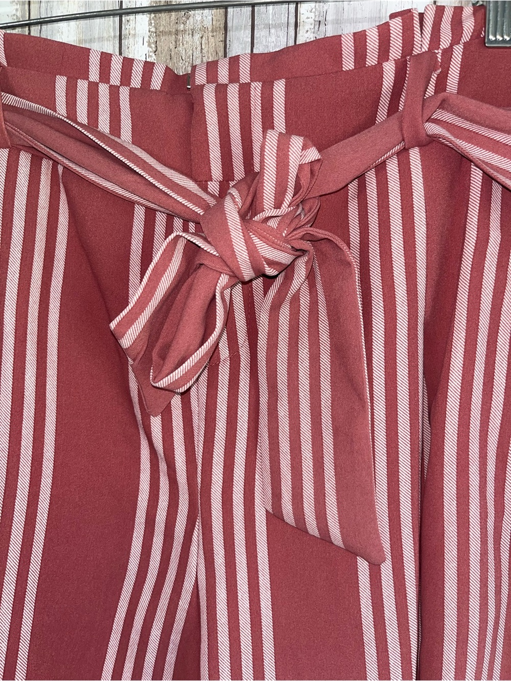 NWT Torrid Rose Stripe Tie Front High Rise Shorts Size 12 - Picture 3 of 7
